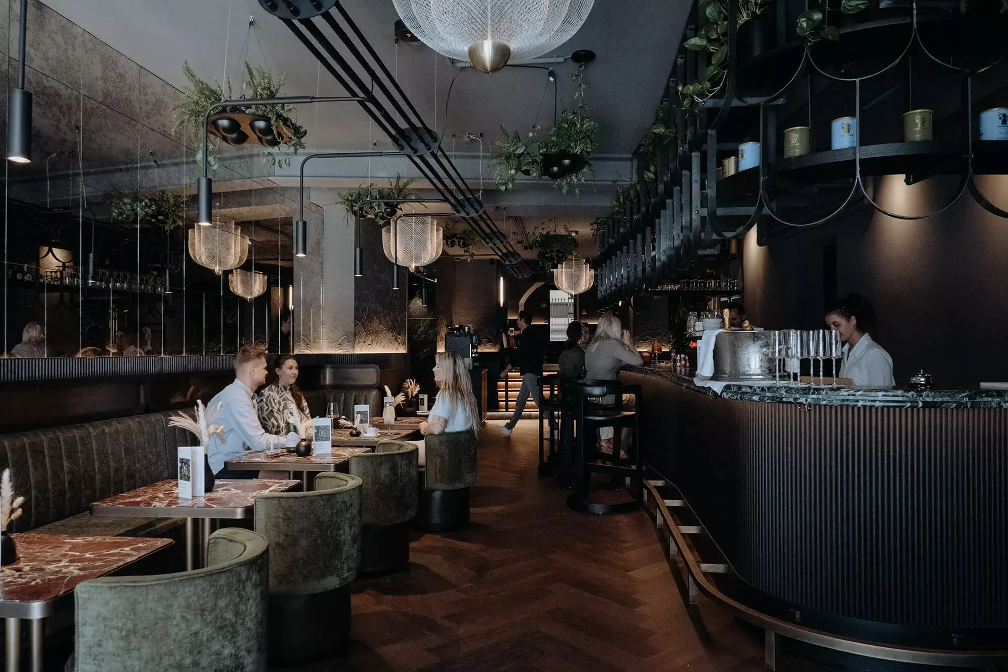 design-lounge-for-bar-and-breakfast-in-salzburg